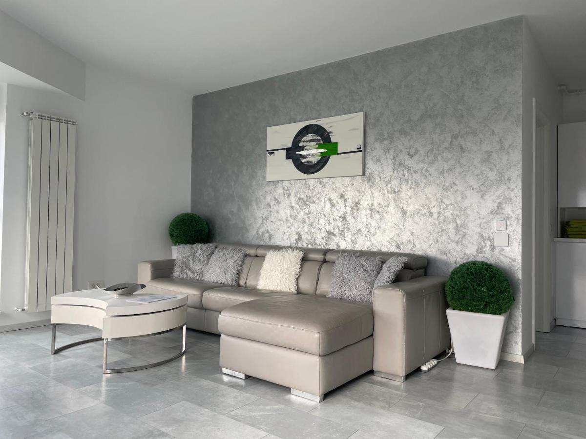 בוקרשט Luxury Westpark 2 Residence With Lake View מראה חיצוני תמונה