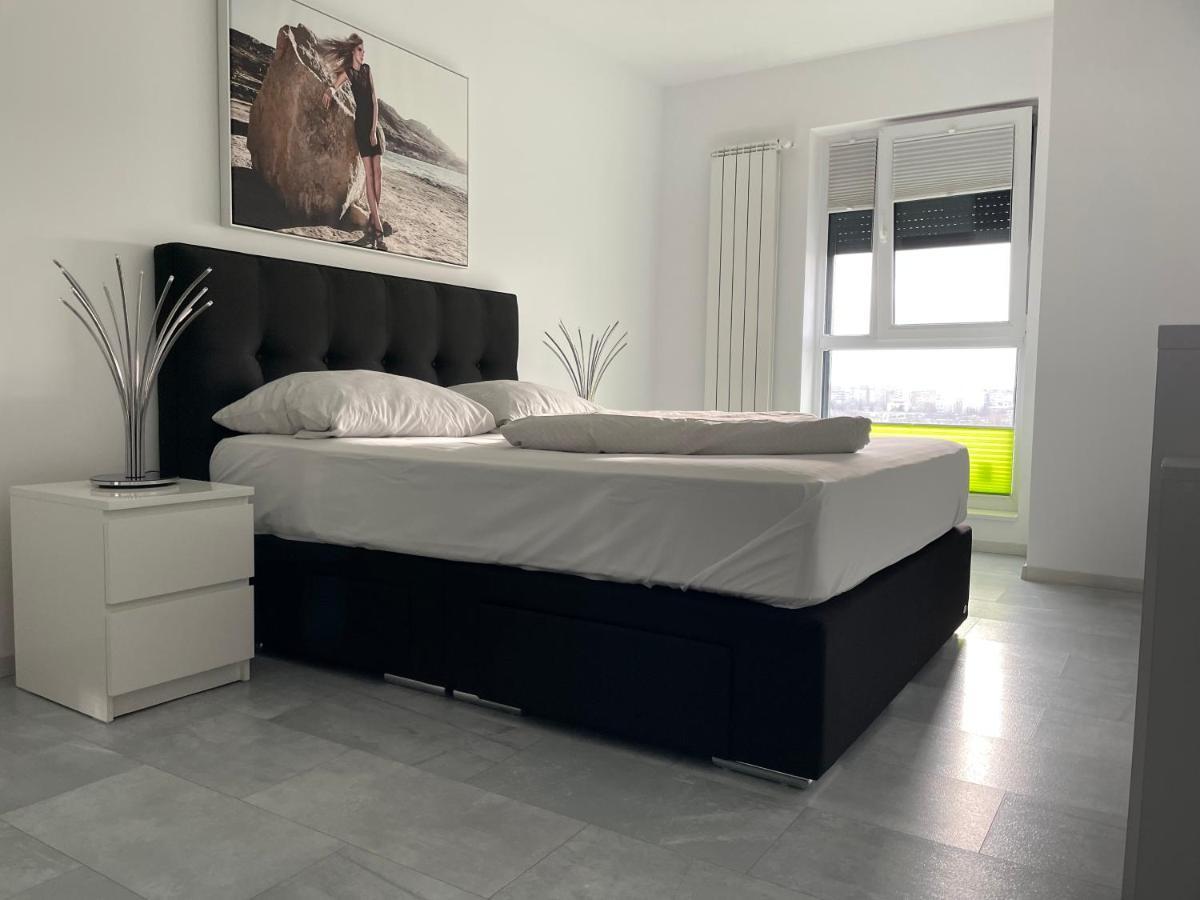 בוקרשט Luxury Westpark 2 Residence With Lake View מראה חיצוני תמונה