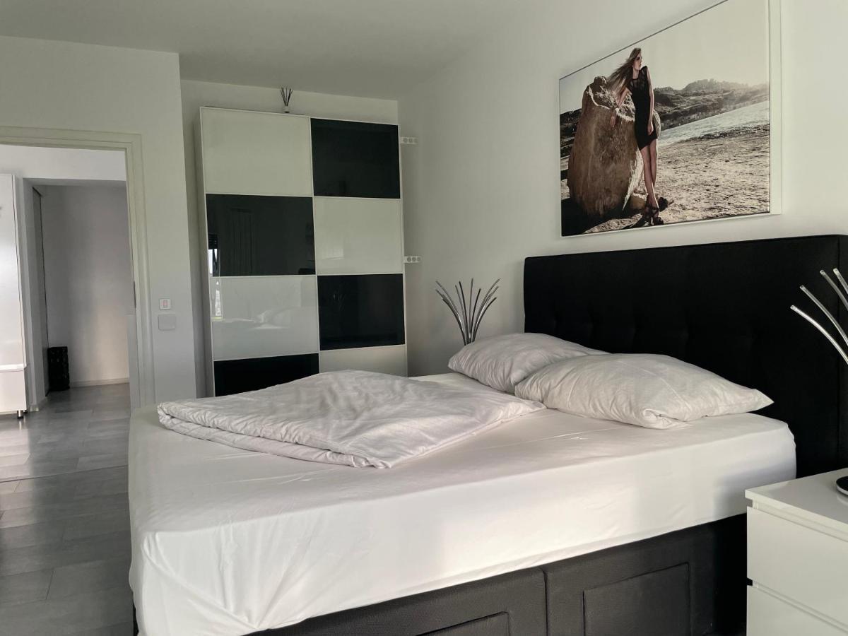 בוקרשט Luxury Westpark 2 Residence With Lake View מראה חיצוני תמונה