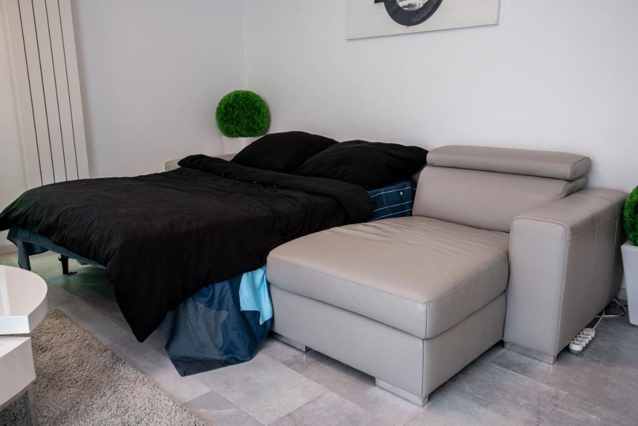 בוקרשט Luxury Westpark 2 Residence With Lake View מראה חיצוני תמונה